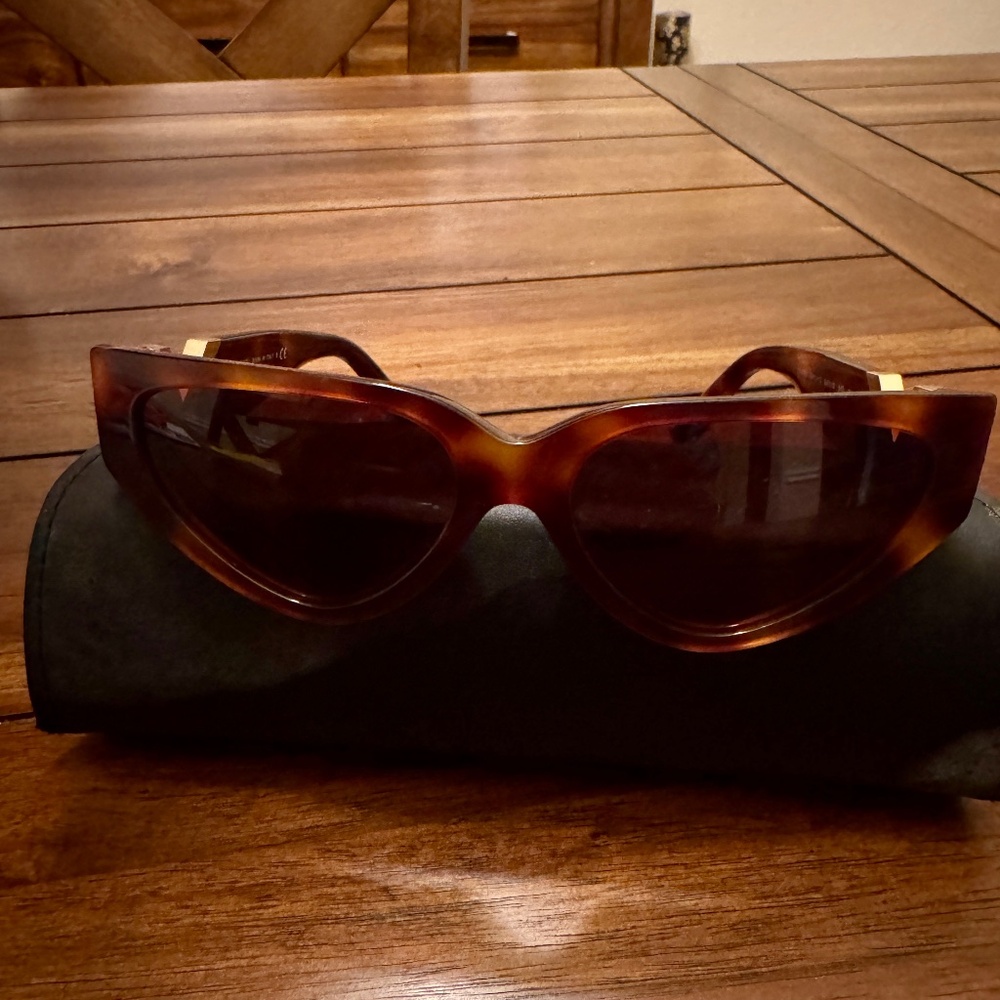 Valentino 4063 Cat eye sunglasses
